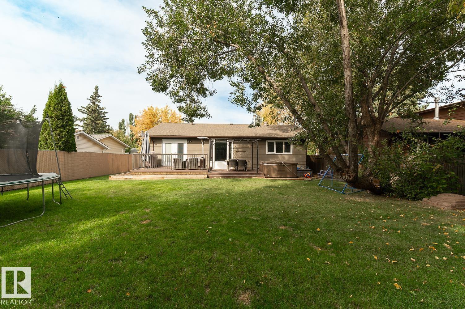 10 Marlboro Pl Property Photo 2