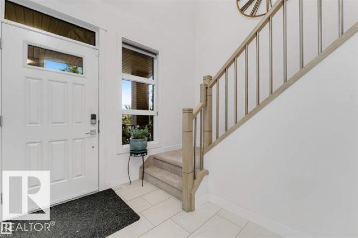 718 Charlesworth Wy Sw Property Photo 4