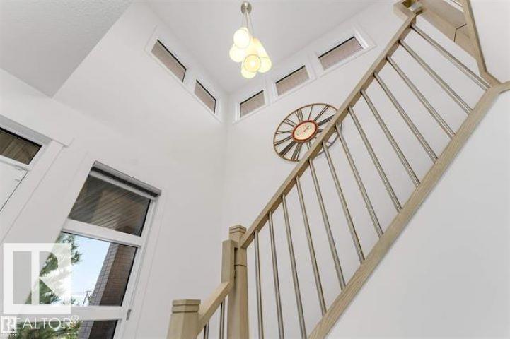 718 Charlesworth Wy Sw Property Photo 21