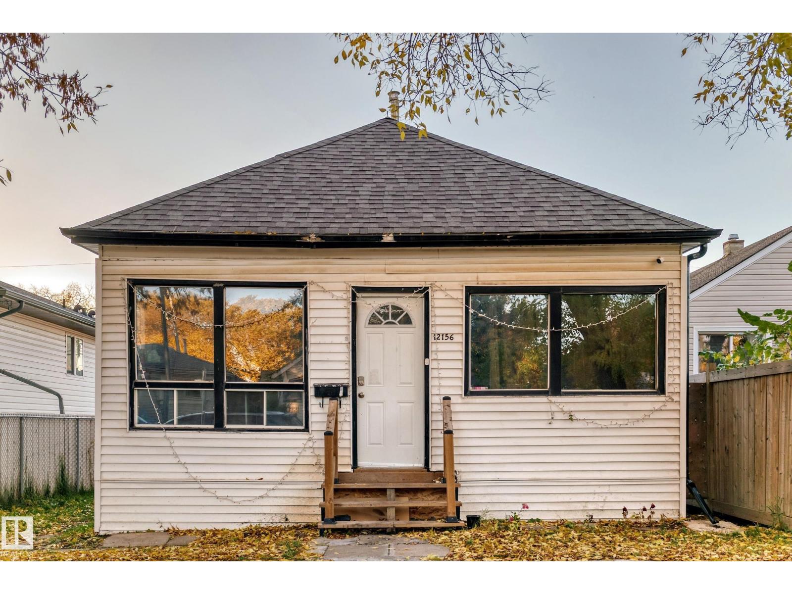 12156 92 St Nw Property Photo 1