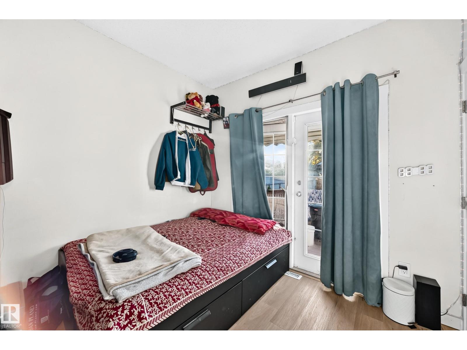 12156 92 St Nw Property Photo 10