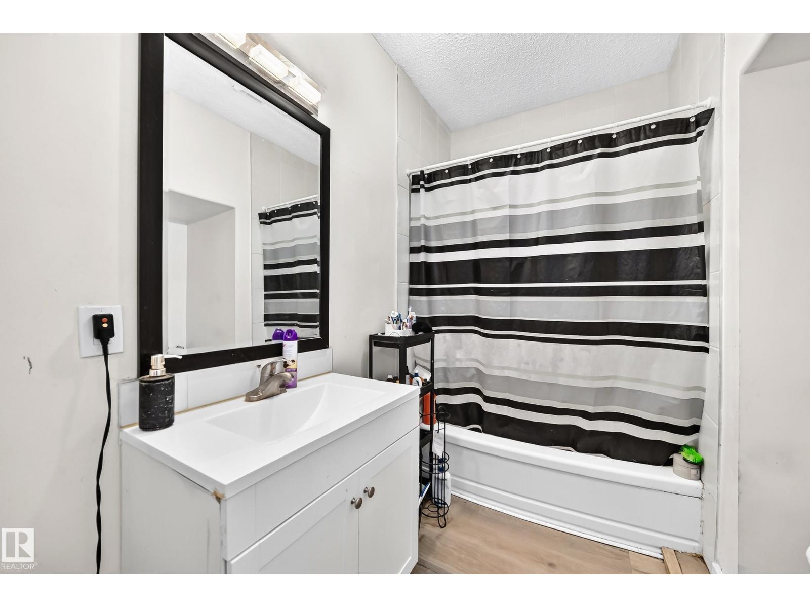 12156 92 St Nw Property Photo 13