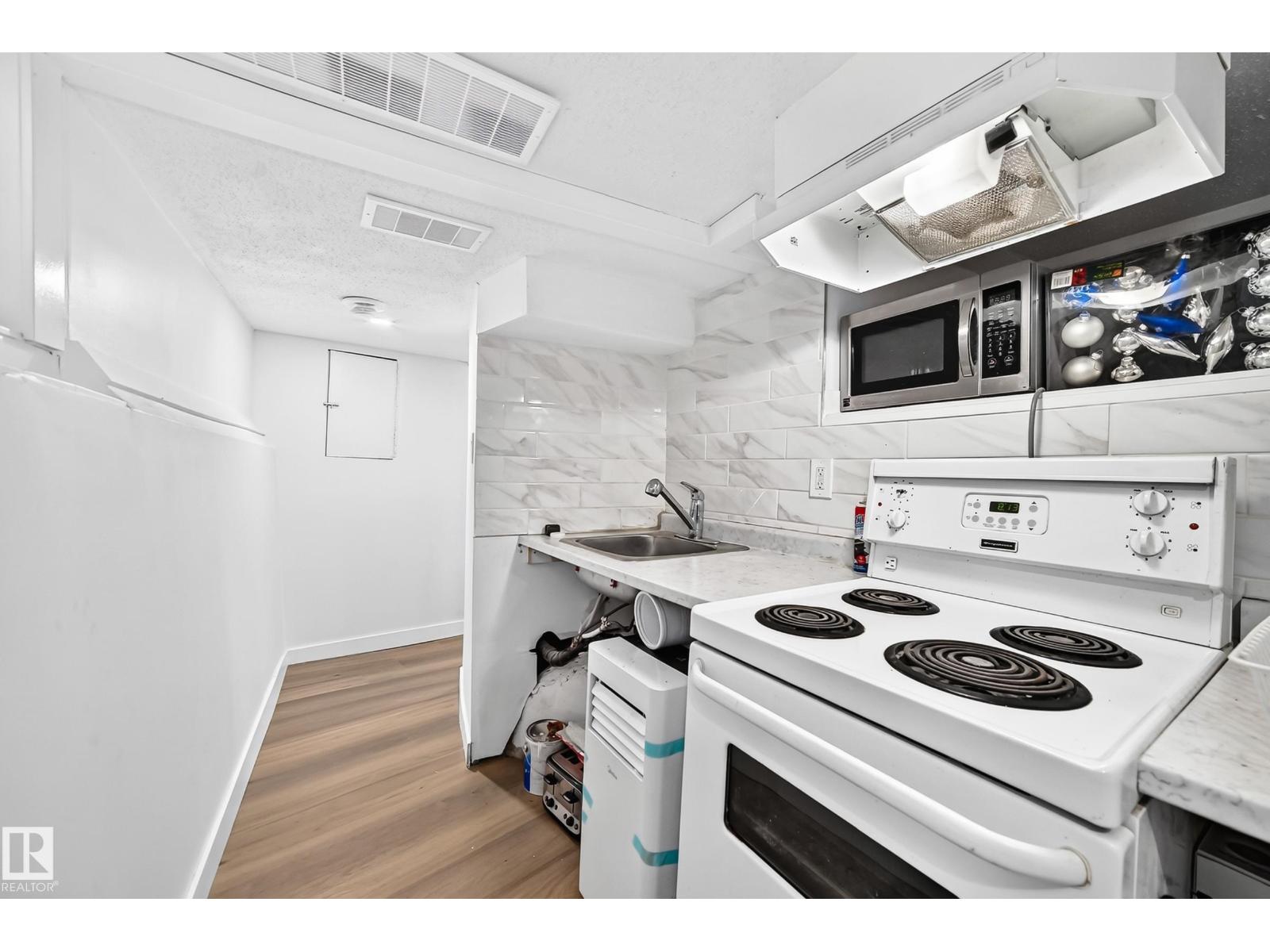 12156 92 St Nw Property Photo 16