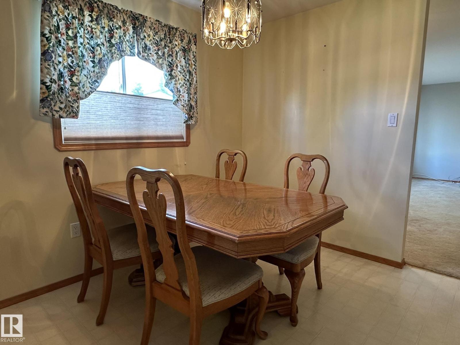 5412 43 St Property Photo 15