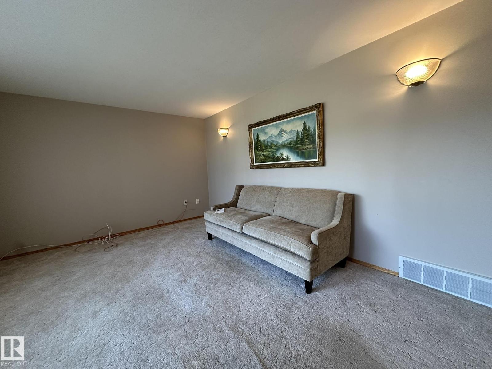 5412 43 St Property Photo 19
