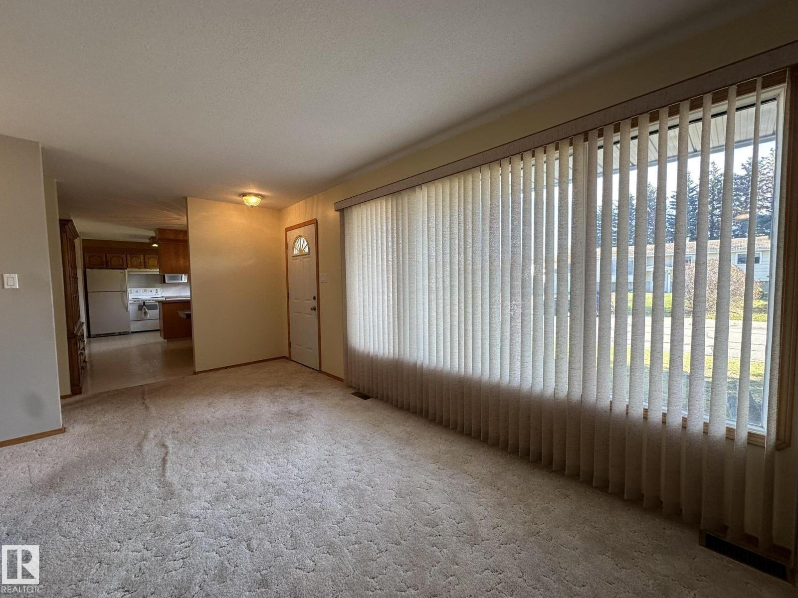 5412 43 St Property Photo 20
