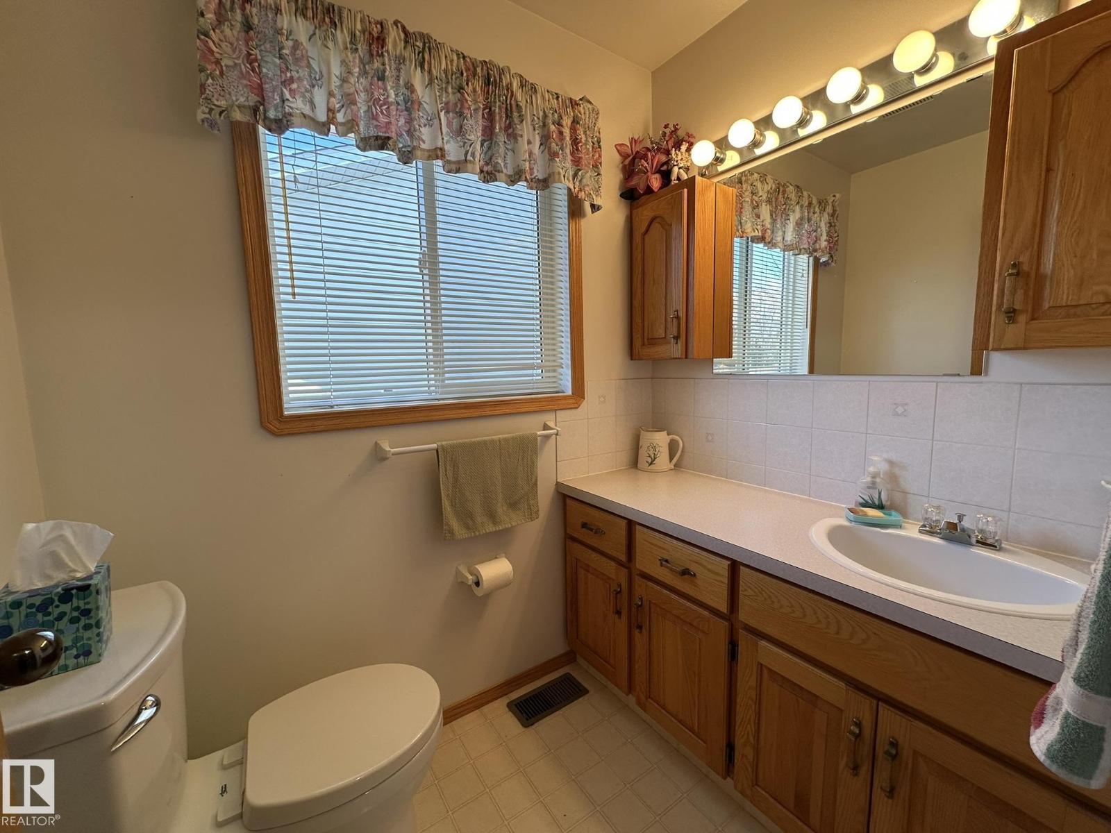 5412 43 St Property Photo 31