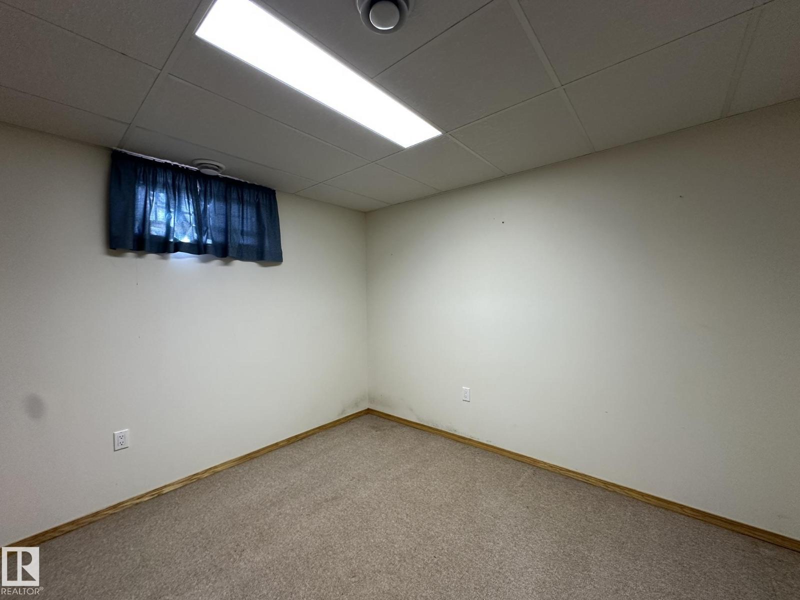 5412 43 St Property Photo 38