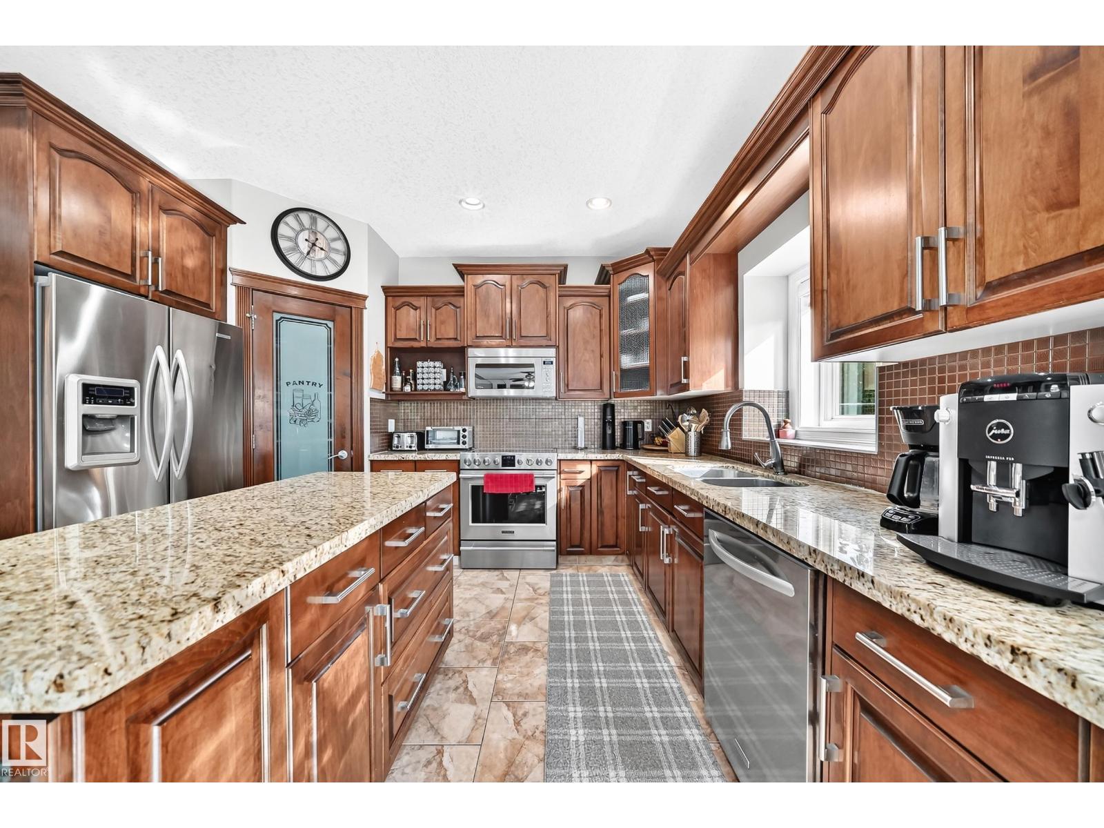 7211 170 Av Nw Property Photo 7
