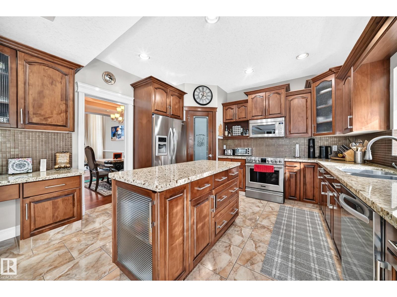 7211 170 Av Nw Property Photo 8