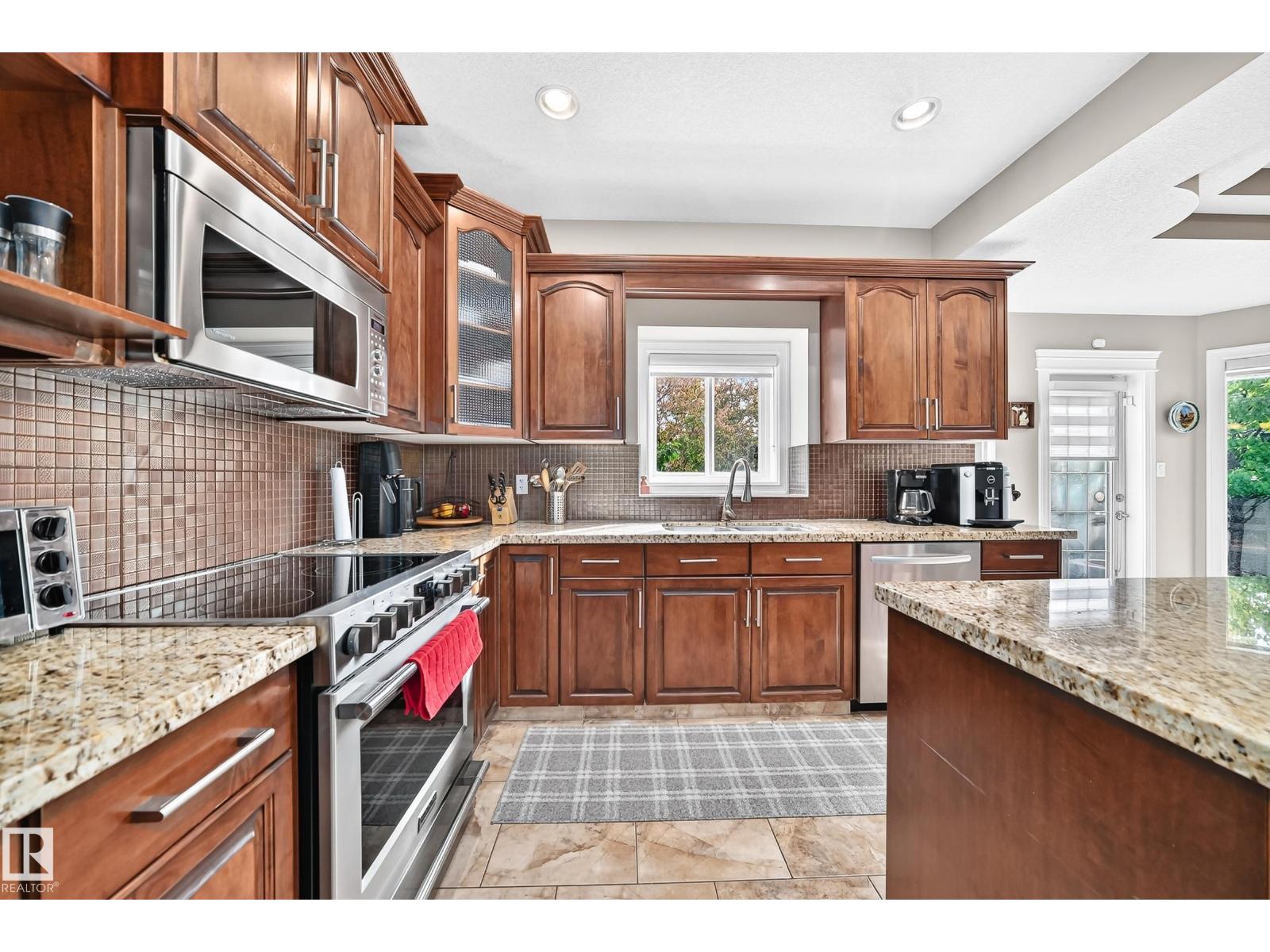 7211 170 Av Nw Property Photo 12