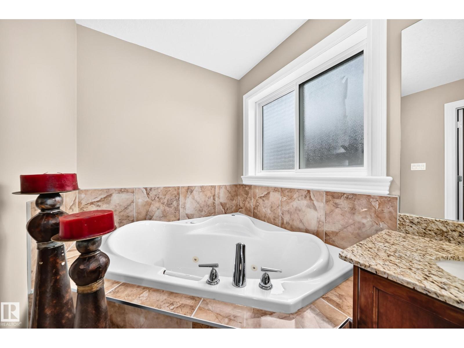 7211 170 Av Nw Property Photo 47