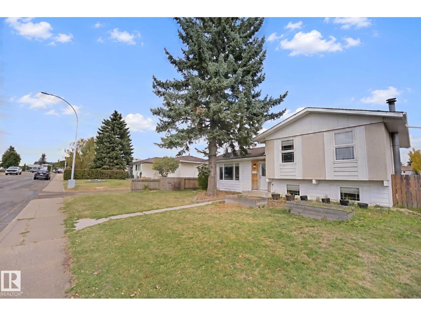 14223 83 St Nw Property Photo 3