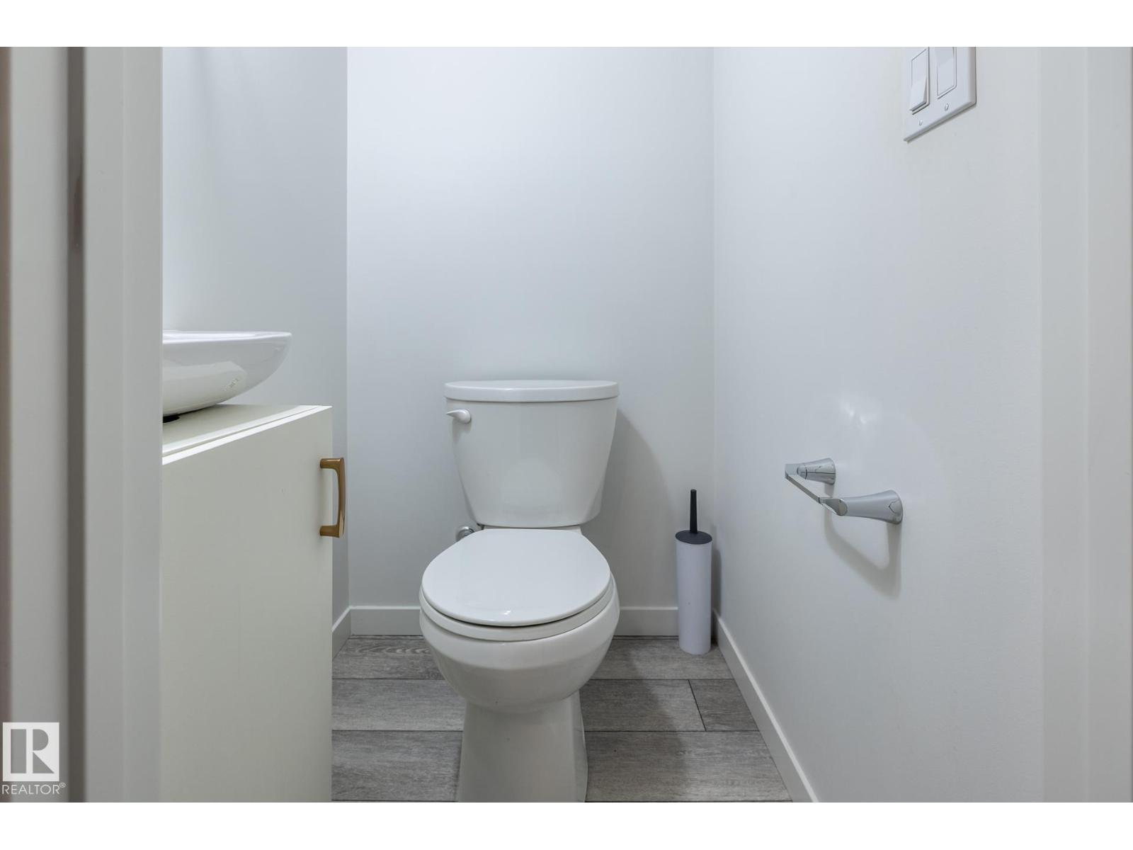 1273 Mcleod Av Property Photo 16