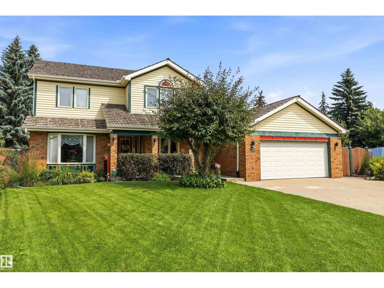 45 Blue Quill Cr Nw Property Photo 1