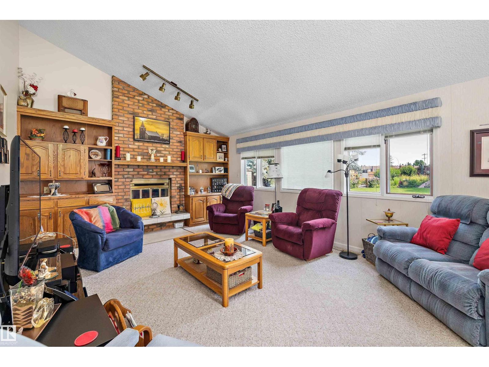 45 Blue Quill Cr Nw Property Photo 24