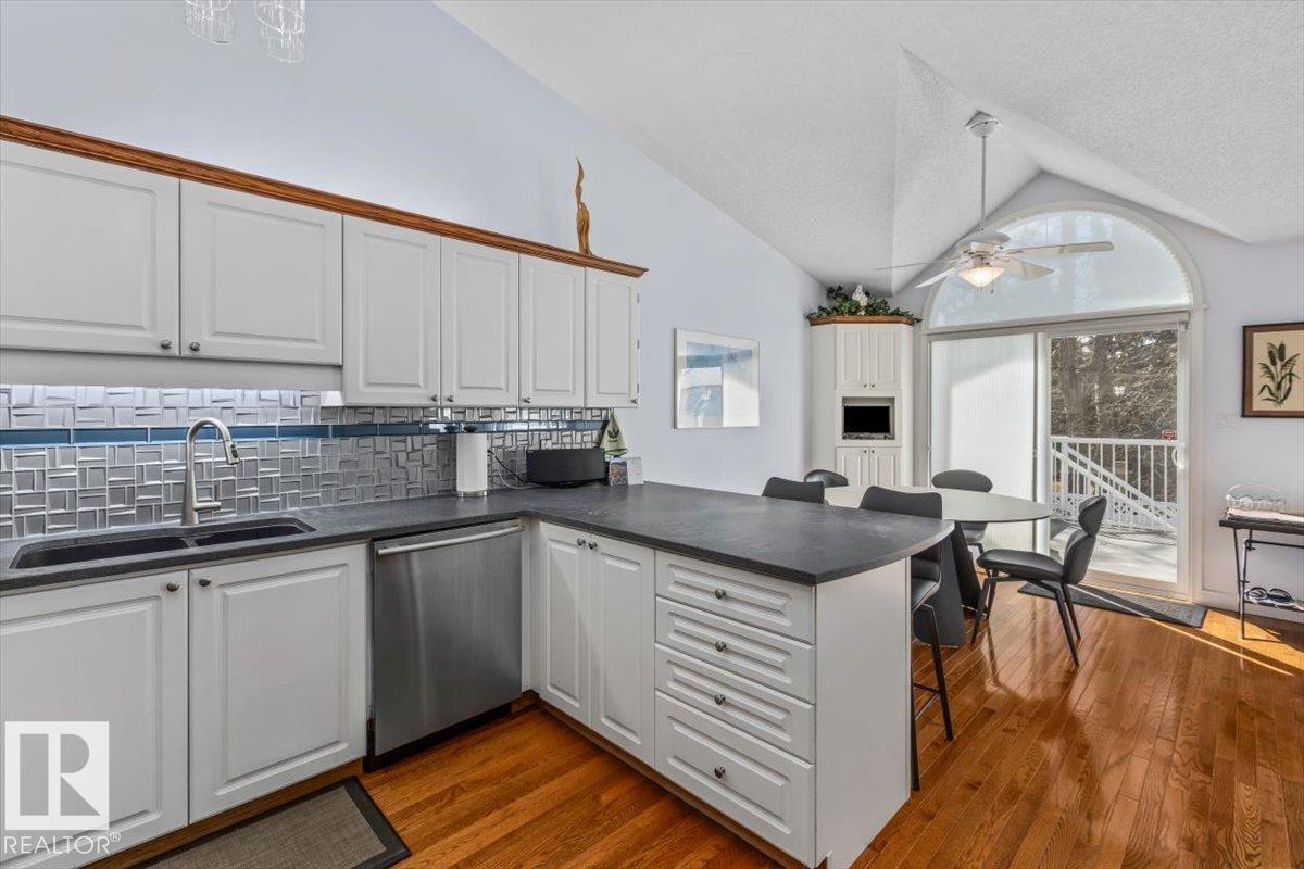 #10 85 Gervais Rd Property Photo 11