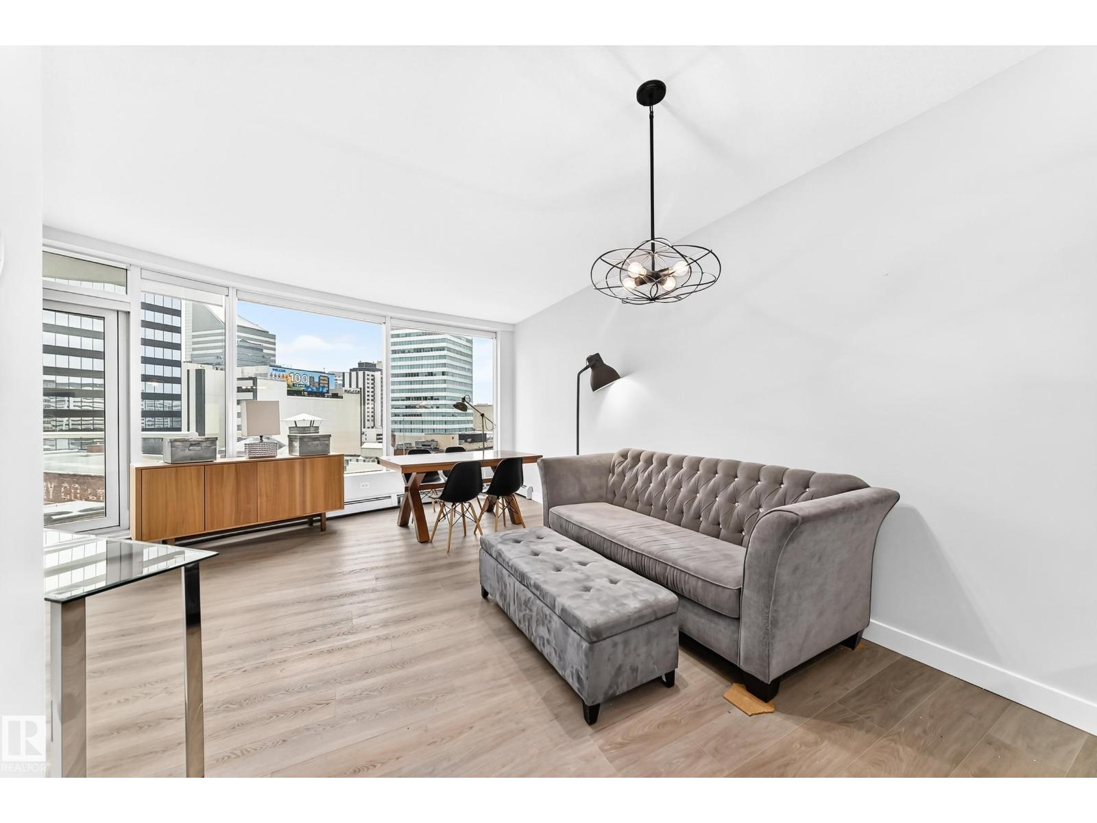 #703 10152 104 ST NW Property Photo 1
