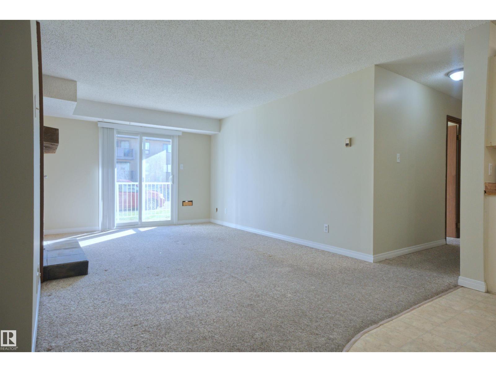 #106 10136 160 St Nw Property Photo 2