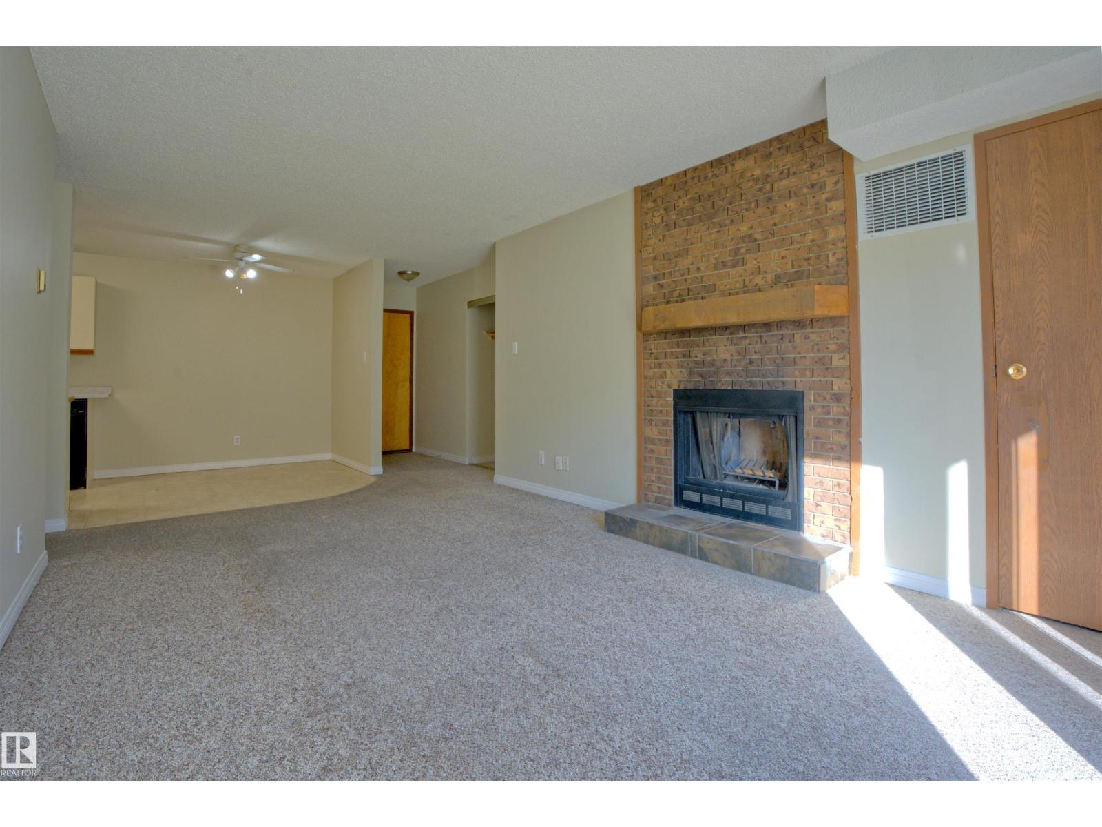 #106 10136 160 St Nw Property Photo 4