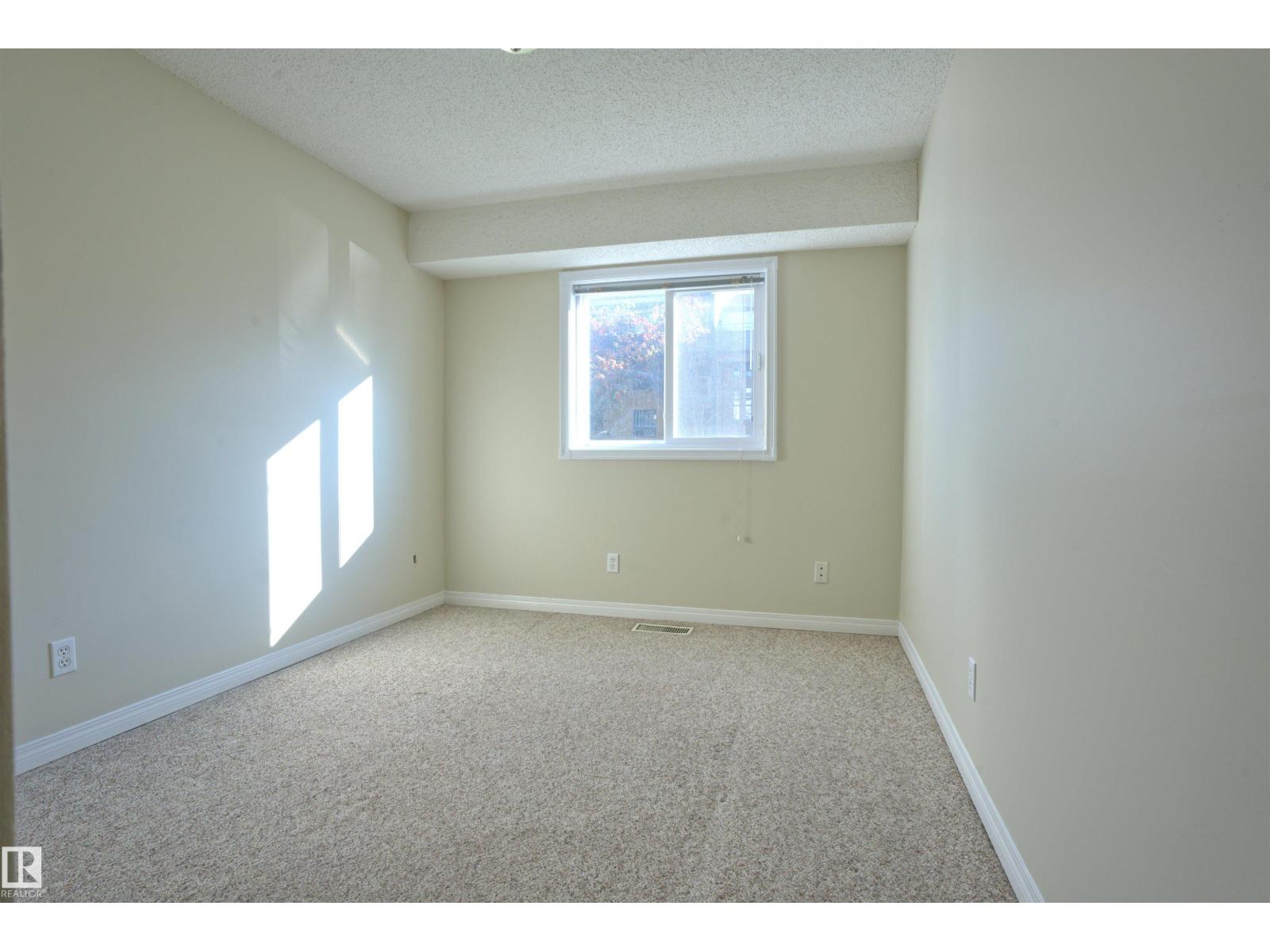 #106 10136 160 St Nw Property Photo 9