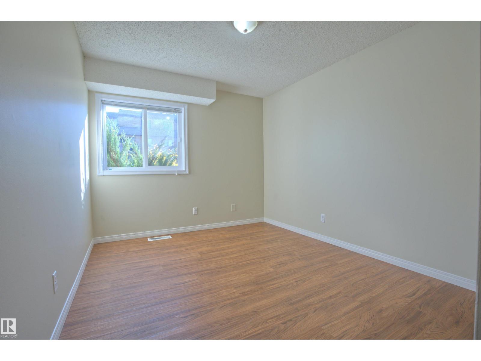 #106 10136 160 St Nw Property Photo 14