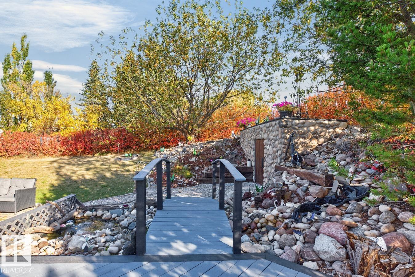 5502 48 Av Property Photo 1