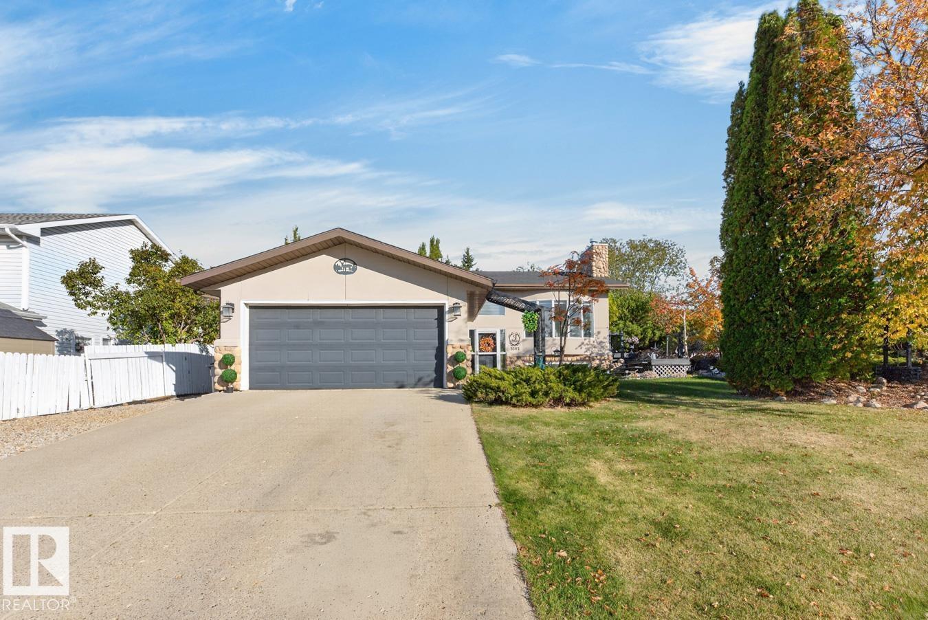 5502 48 Av Property Photo 3