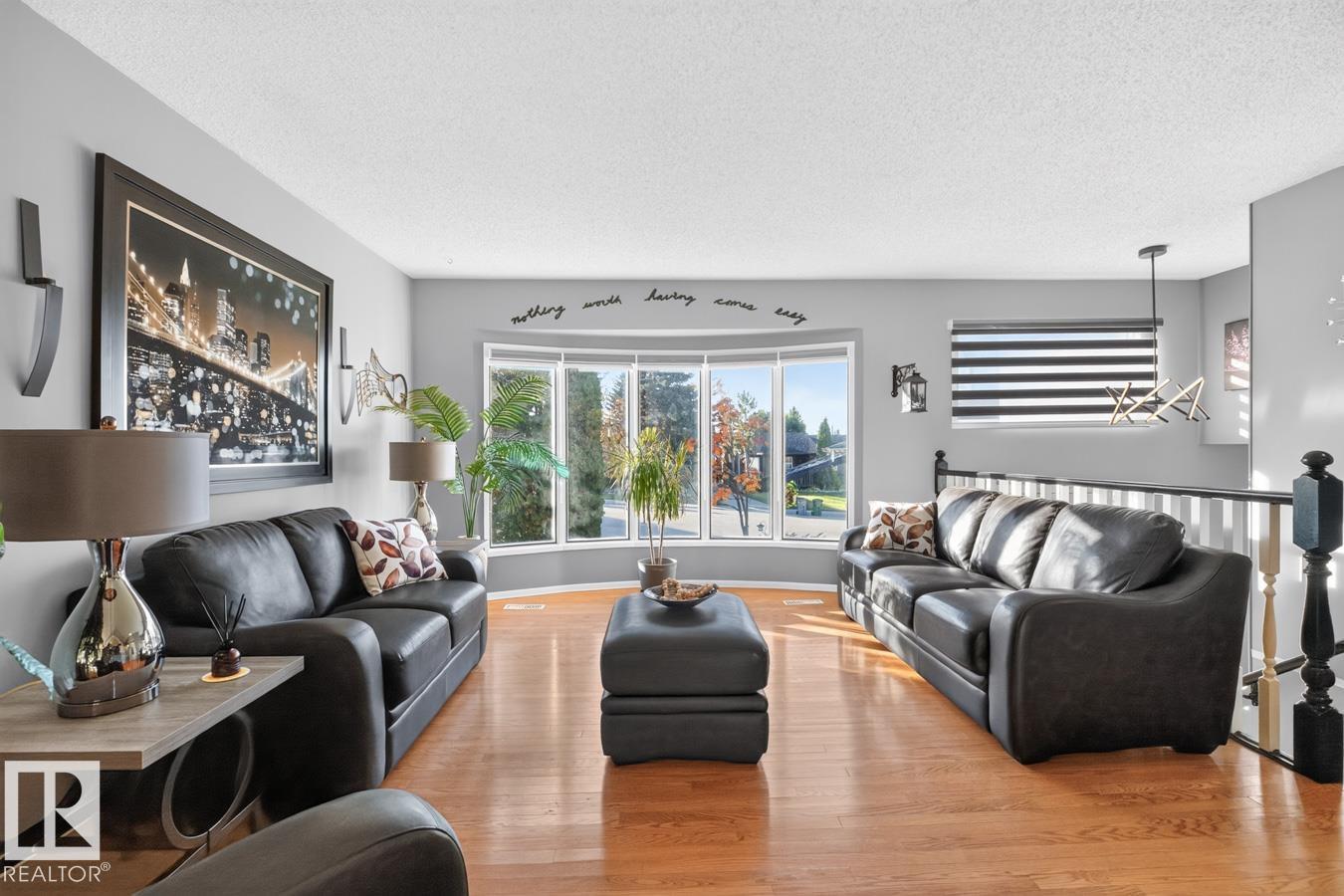 5502 48 Av Property Photo 4