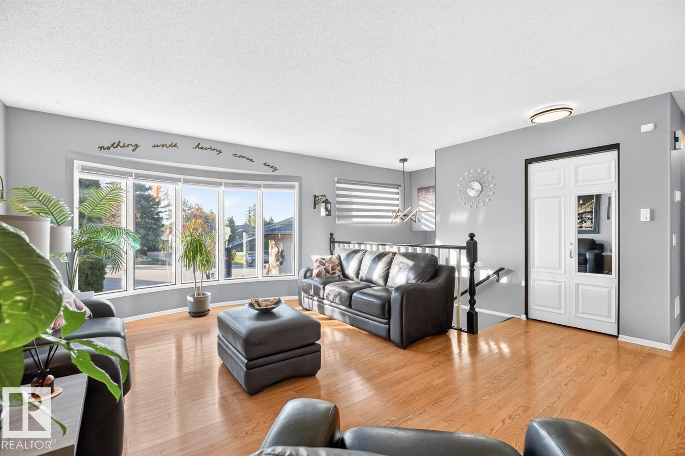 5502 48 Av Property Photo 6