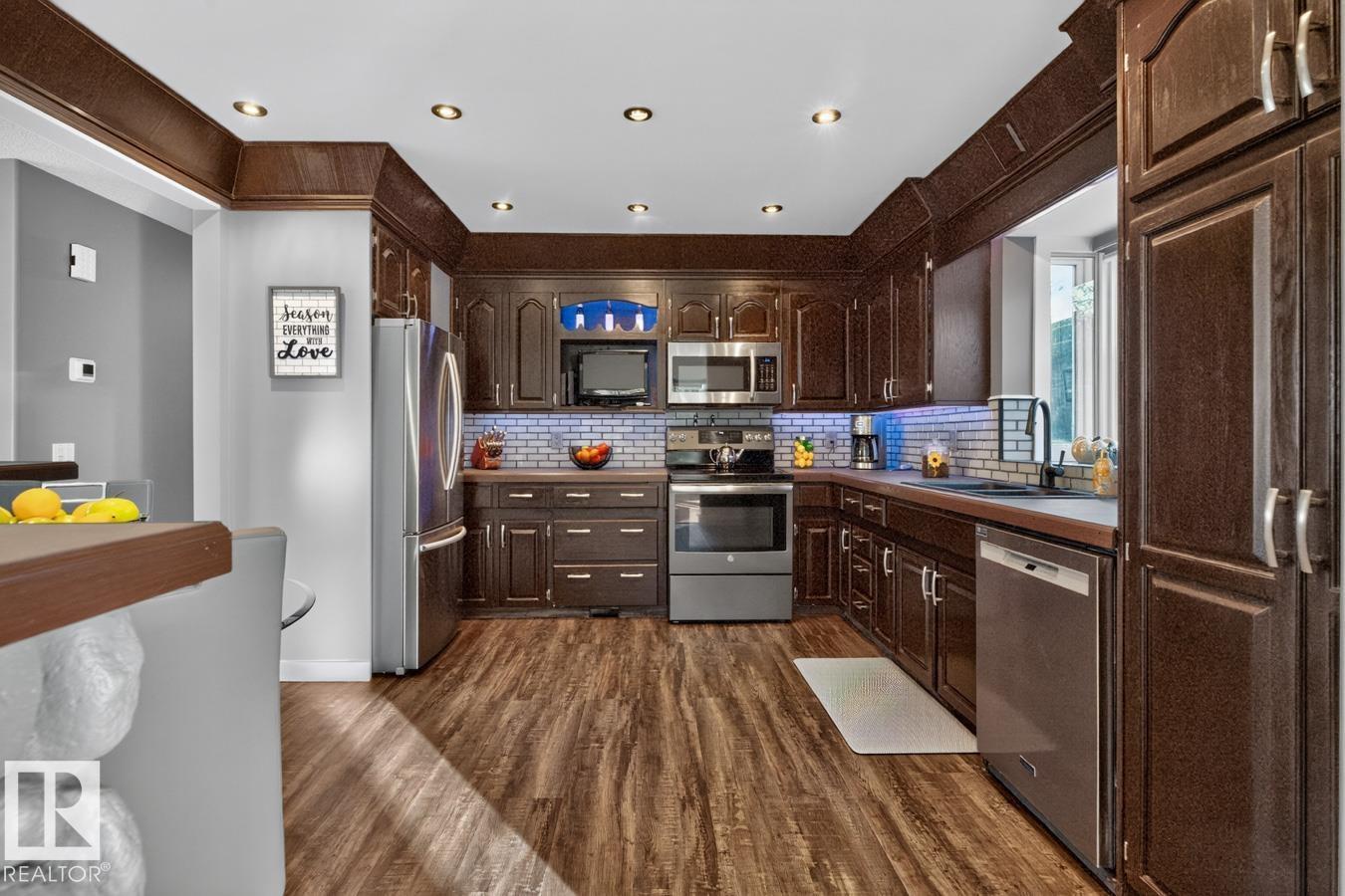 5502 48 Av Property Photo 10