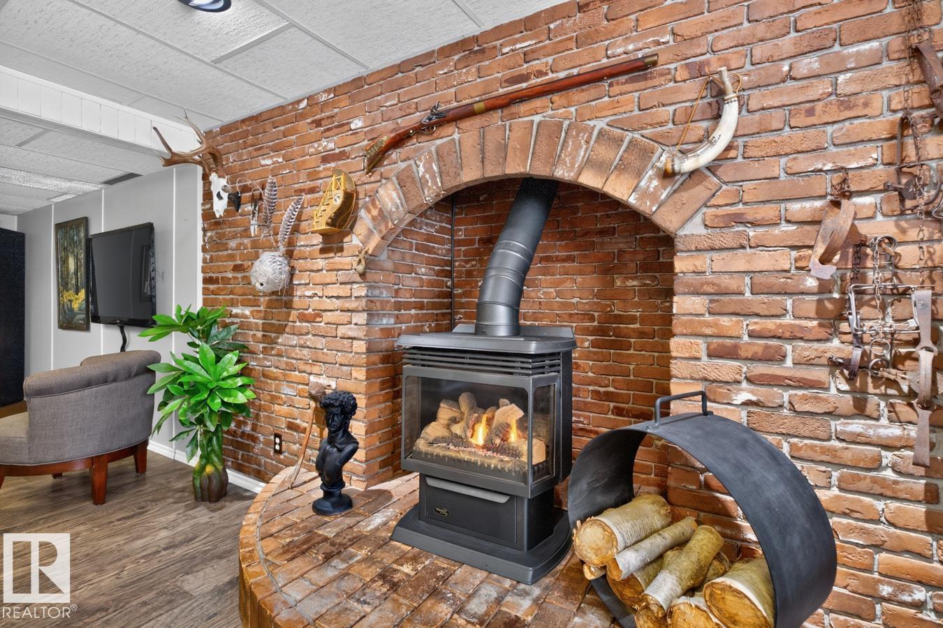 5502 48 Av Property Photo 29