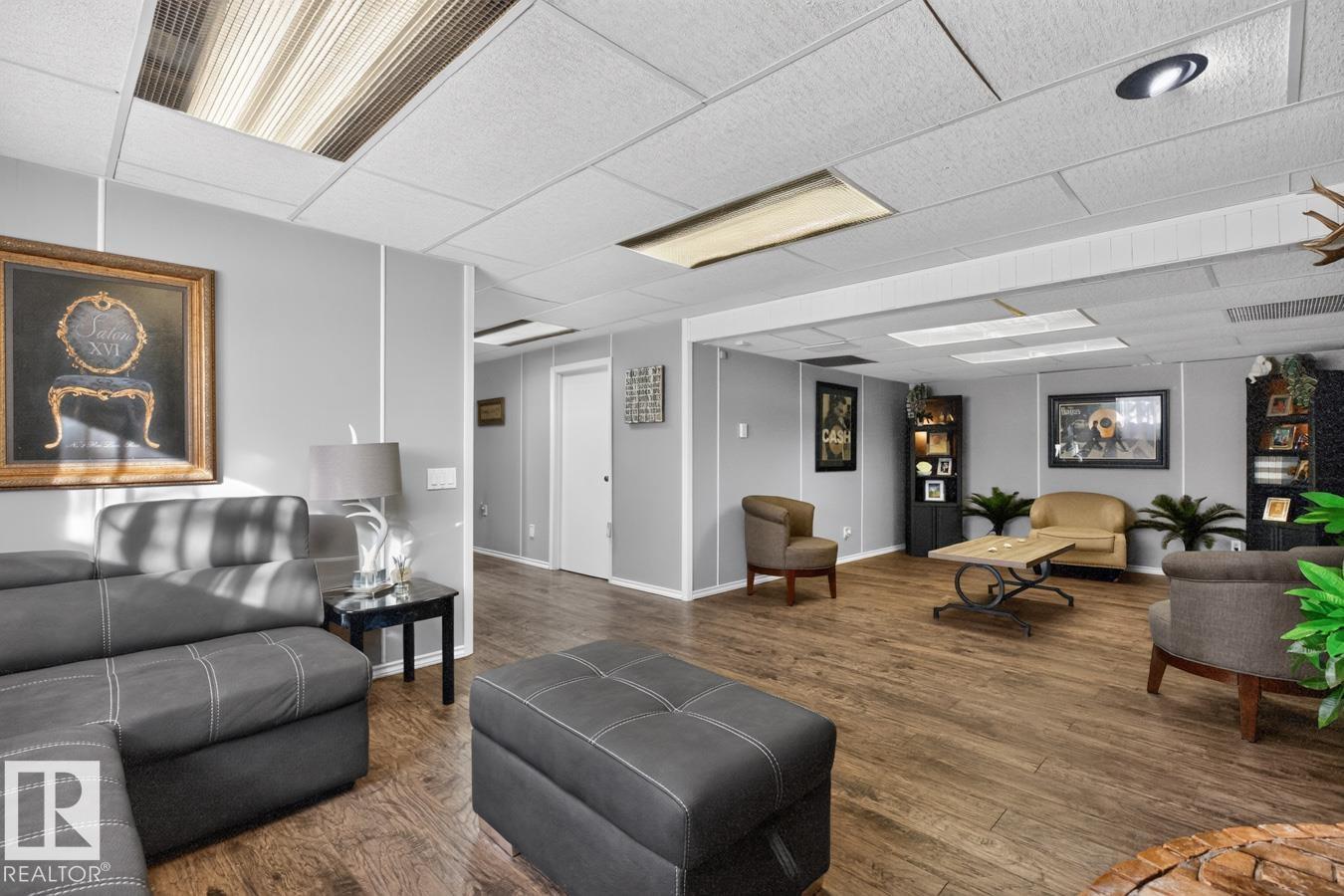 5502 48 Av Property Photo 30