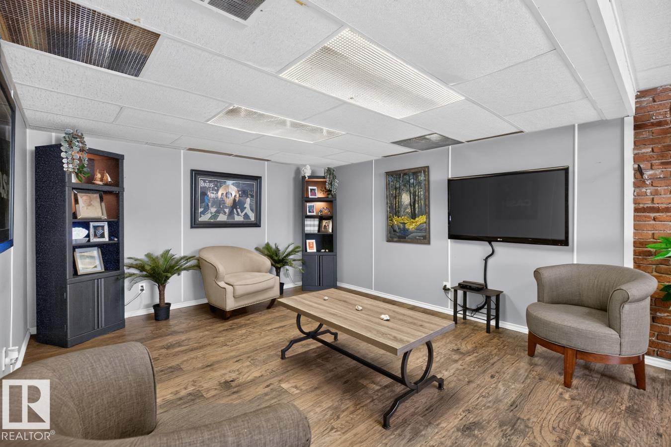 5502 48 Av Property Photo 31