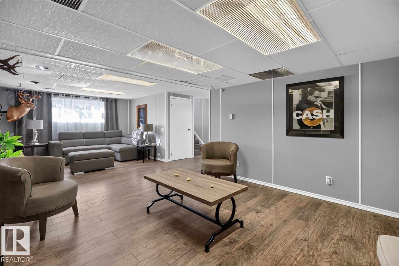 5502 48 Av Property Photo 32