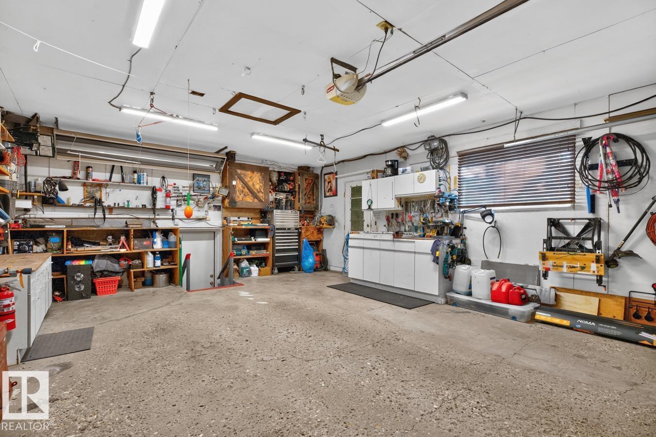 5502 48 Av Property Photo 41