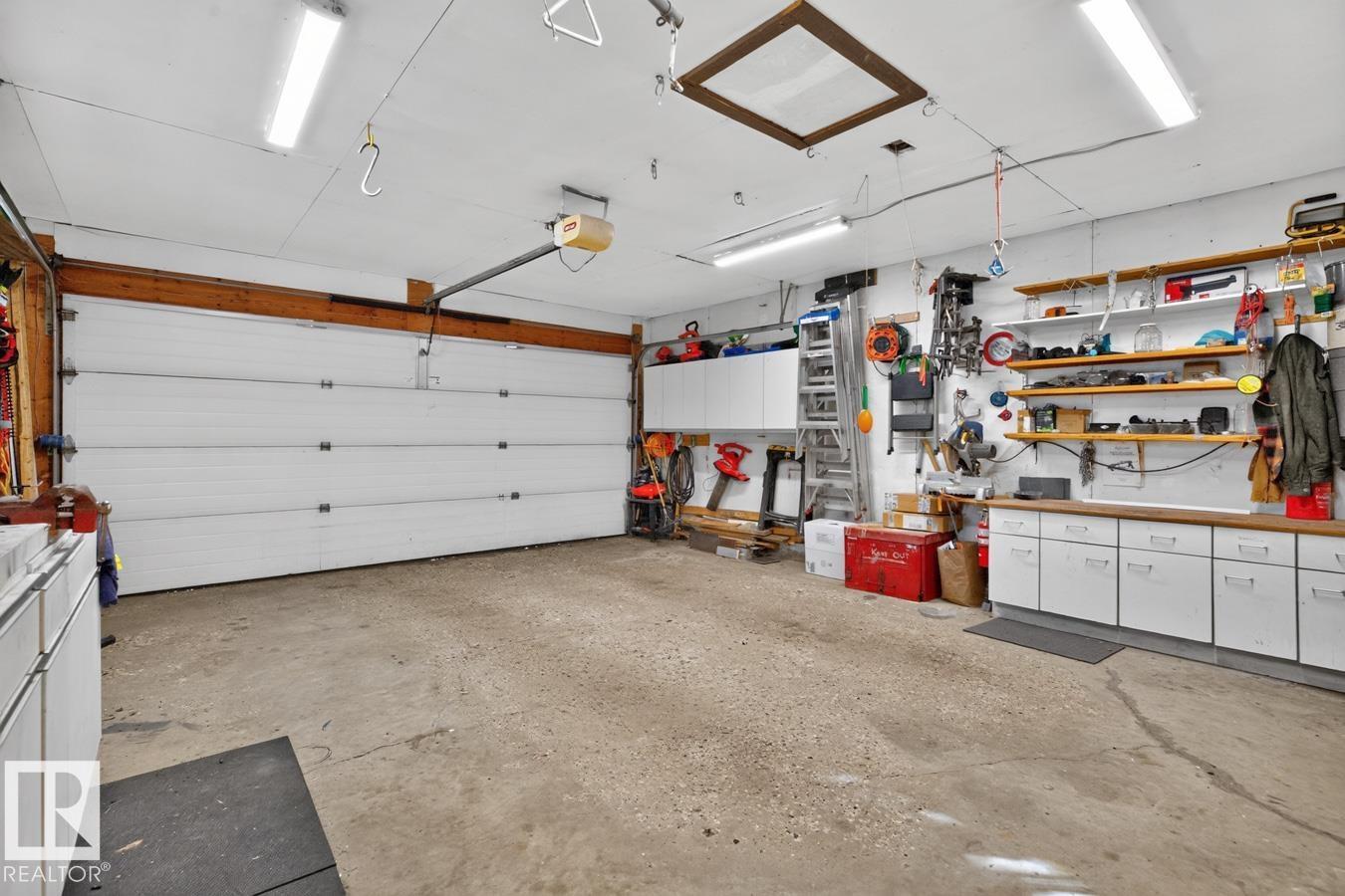 5502 48 Av Property Photo 42