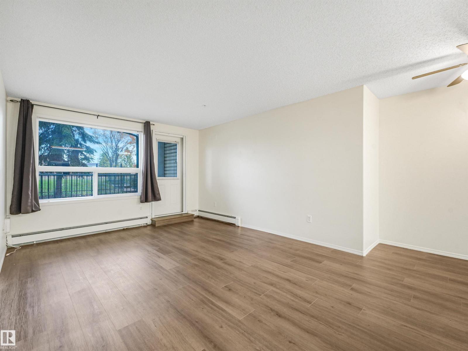 #112 13635 34 St Nw Property Photo 2
