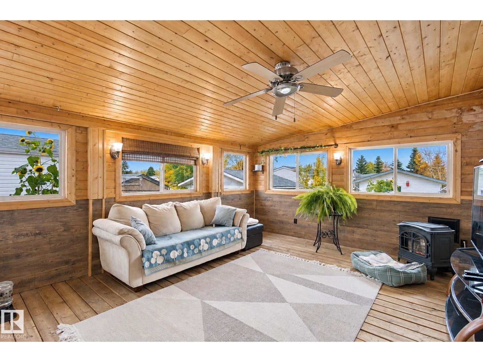 #110 3400 48 St Property Photo 9