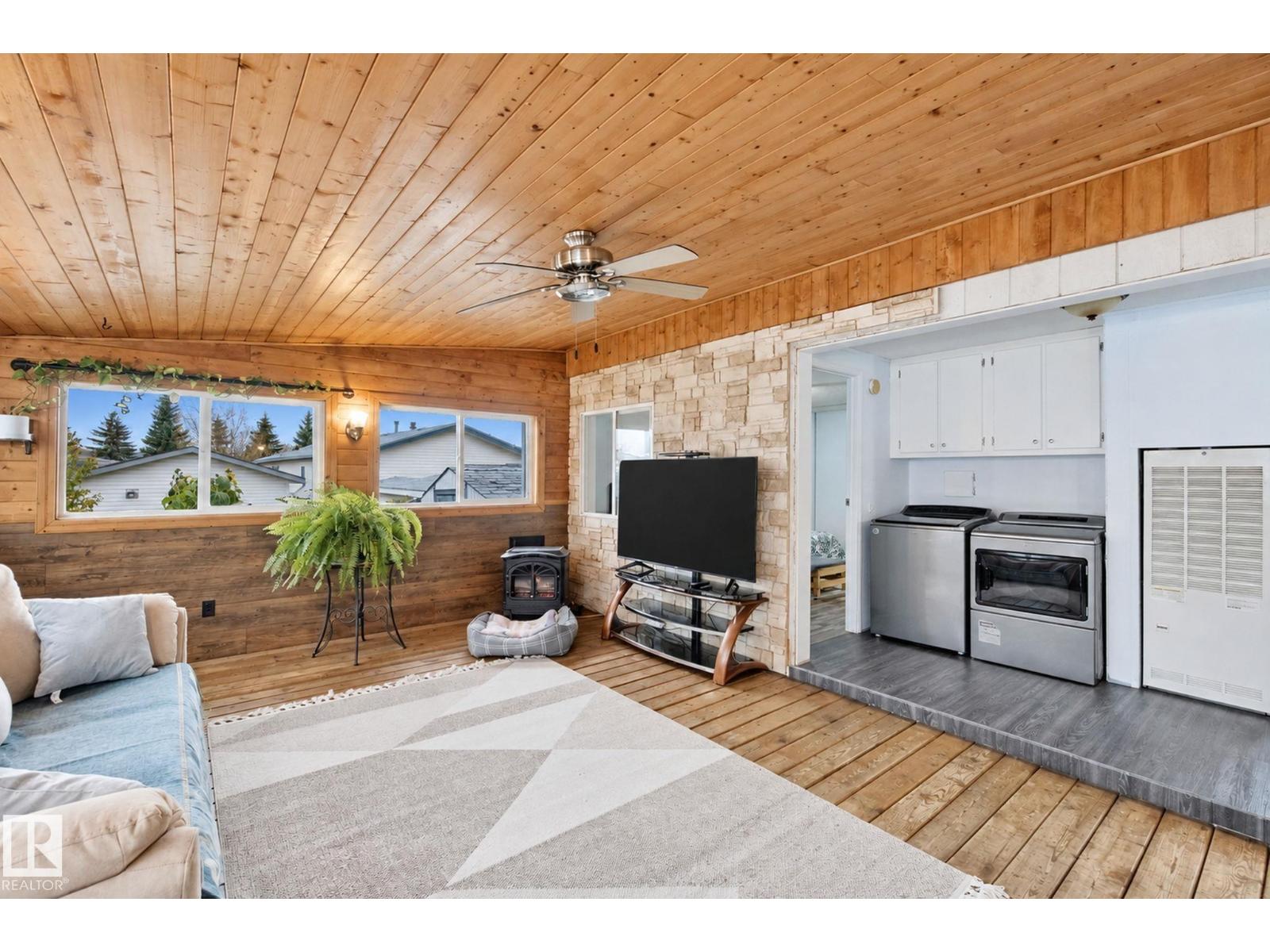 #110 3400 48 St Property Photo 10
