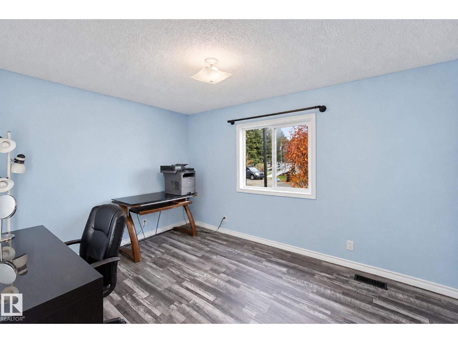 #110 3400 48 St Property Photo 19