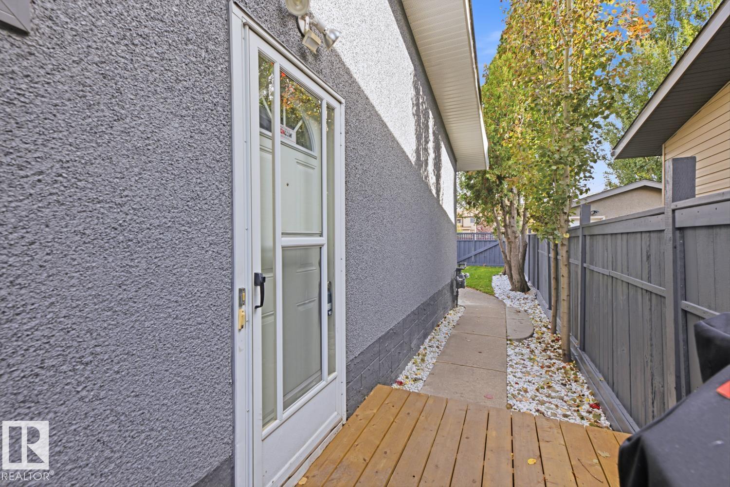 4727 105 St Nw Property Photo 3