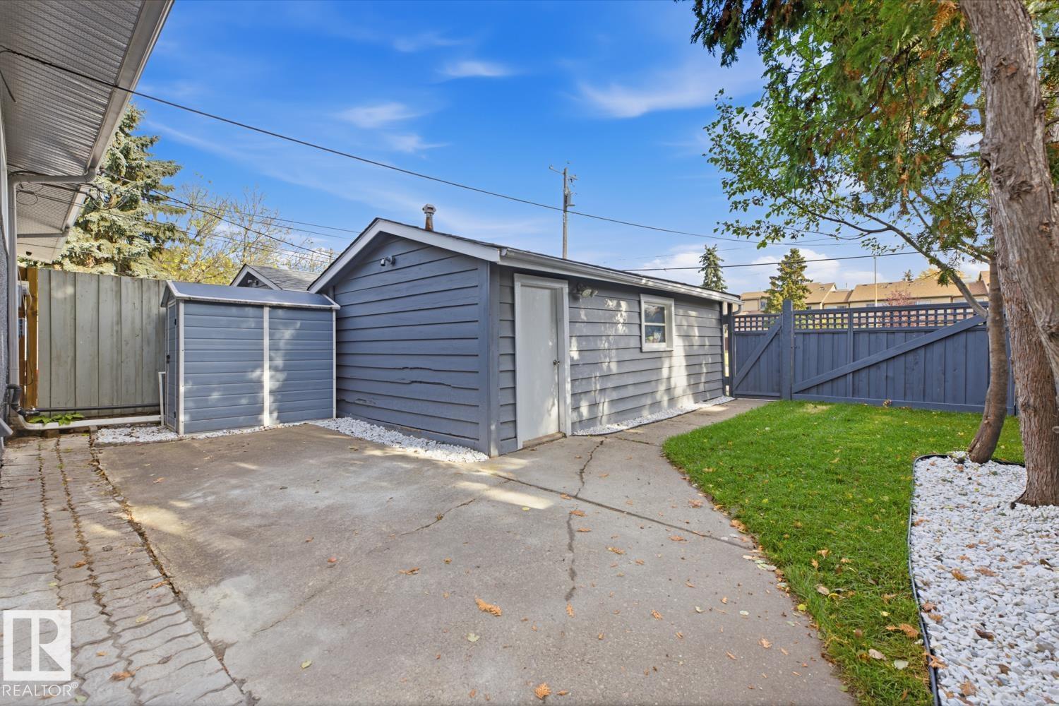4727 105 St Nw Property Photo 4