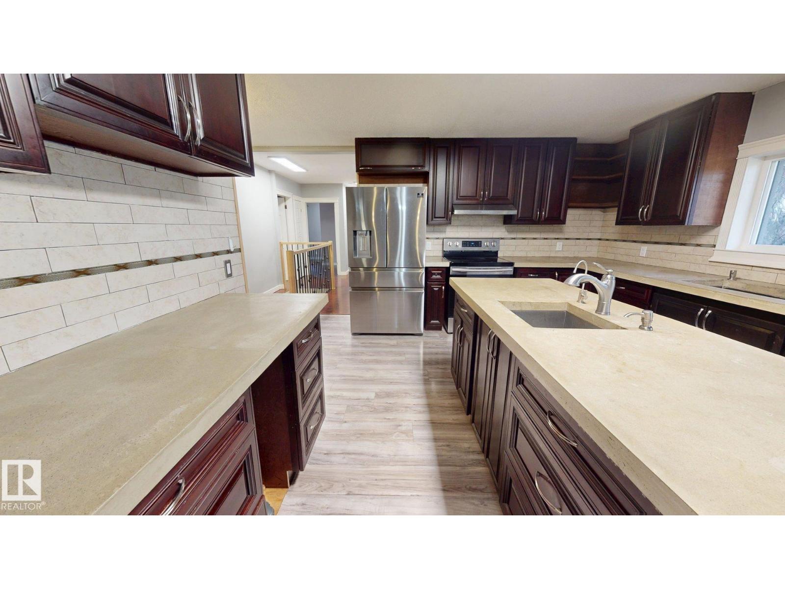 9712 209 St Nw Property Photo 7