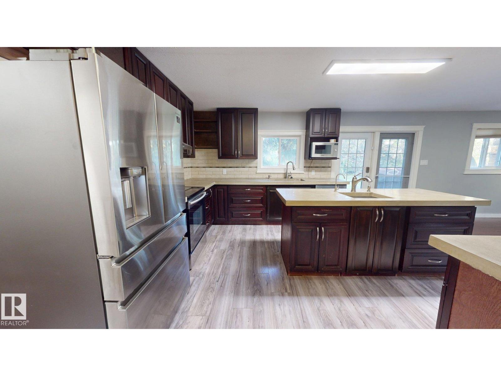 9712 209 St Nw Property Photo 8