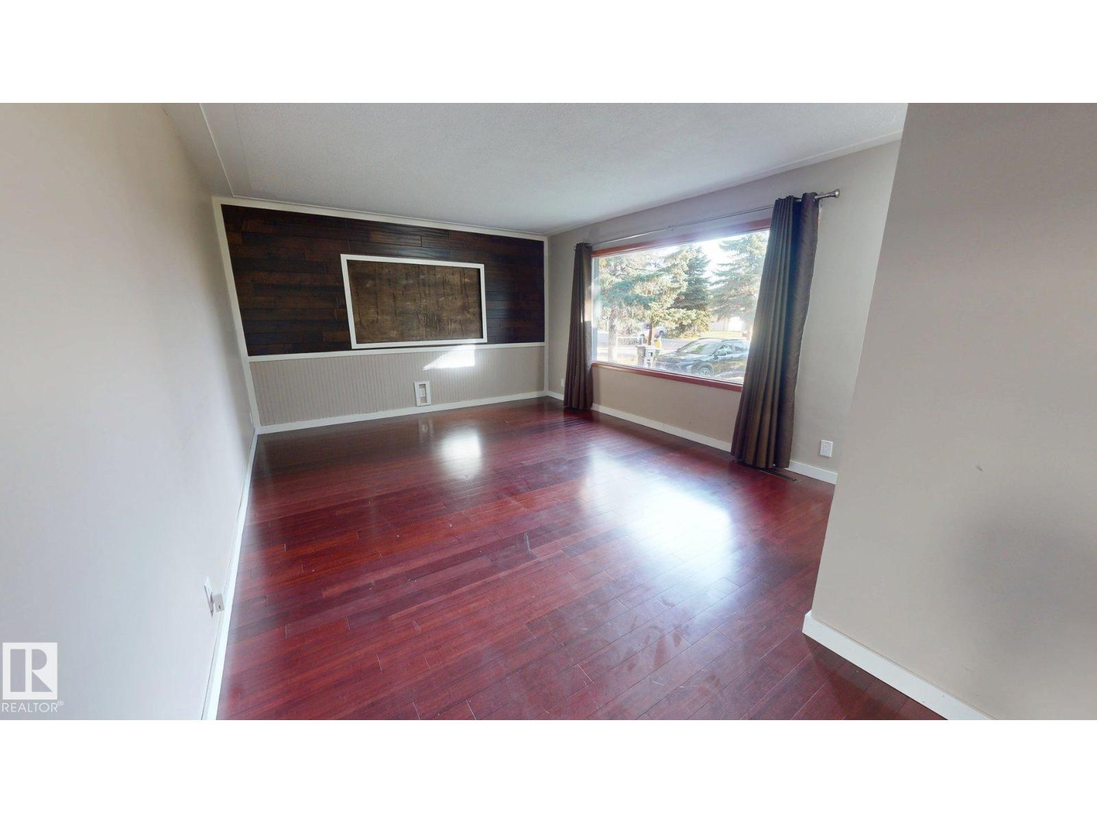 9712 209 St Nw Property Photo 14