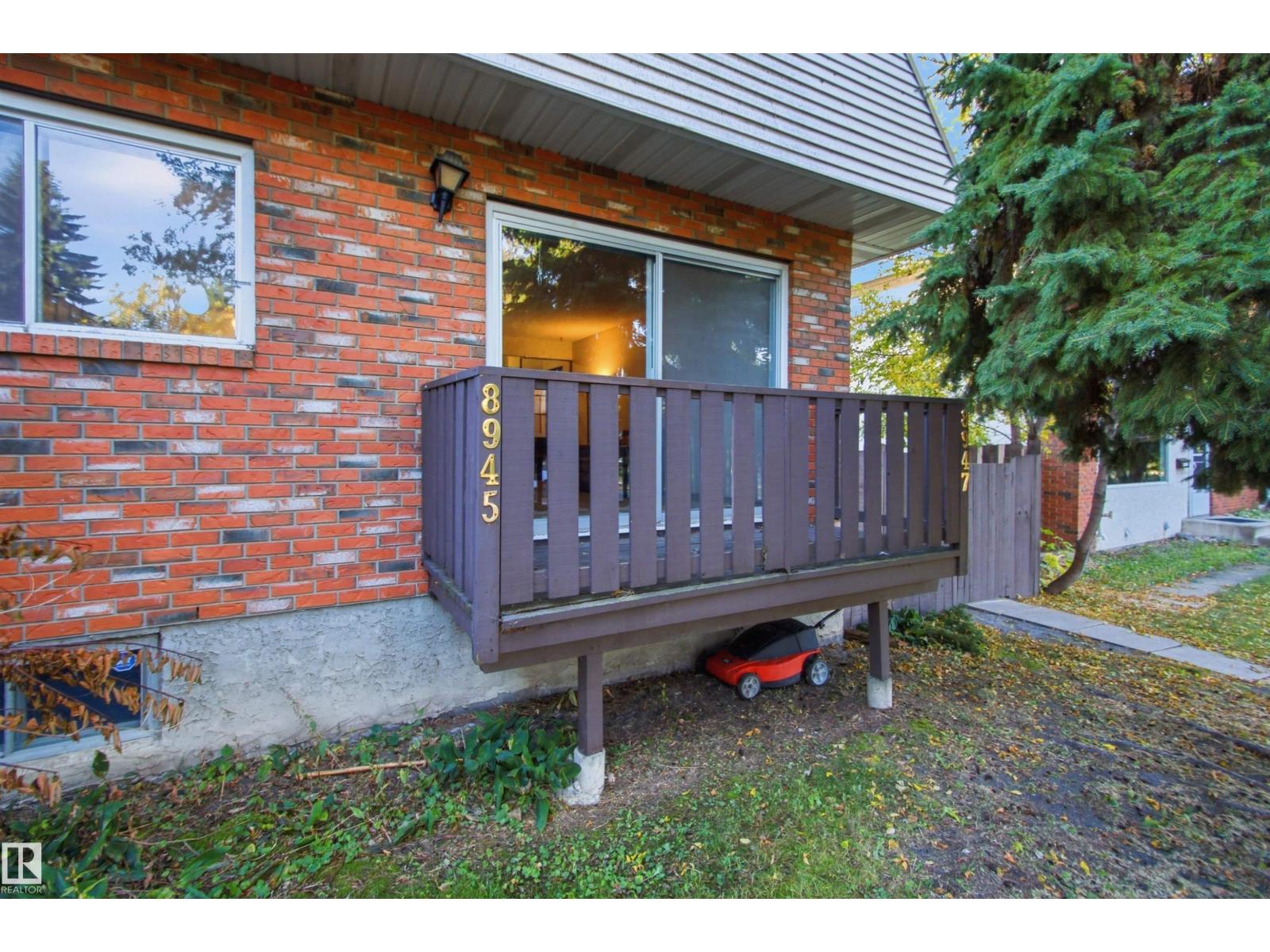8945 78 Av Nw Property Photo 6