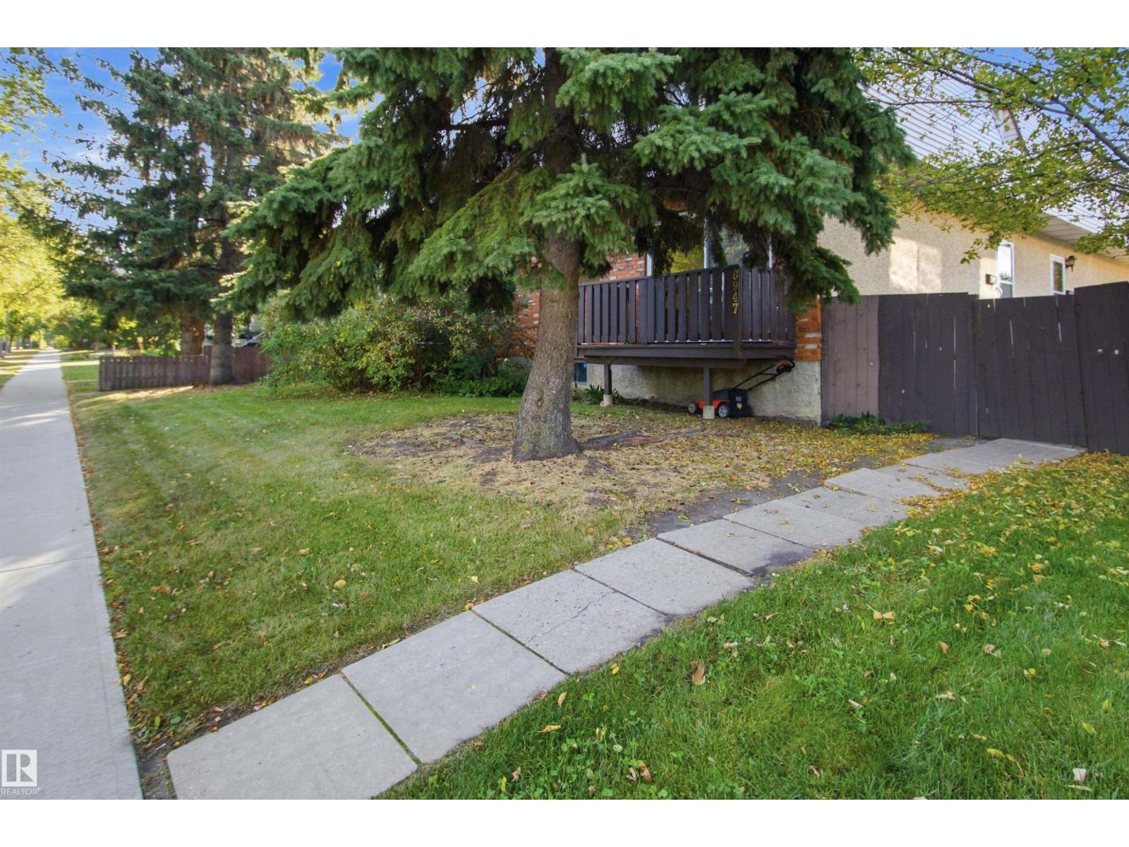 8945 78 Av Nw Property Photo 8