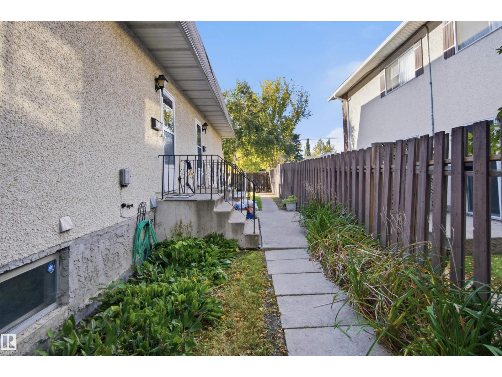 8945 78 Av Nw Property Photo 9