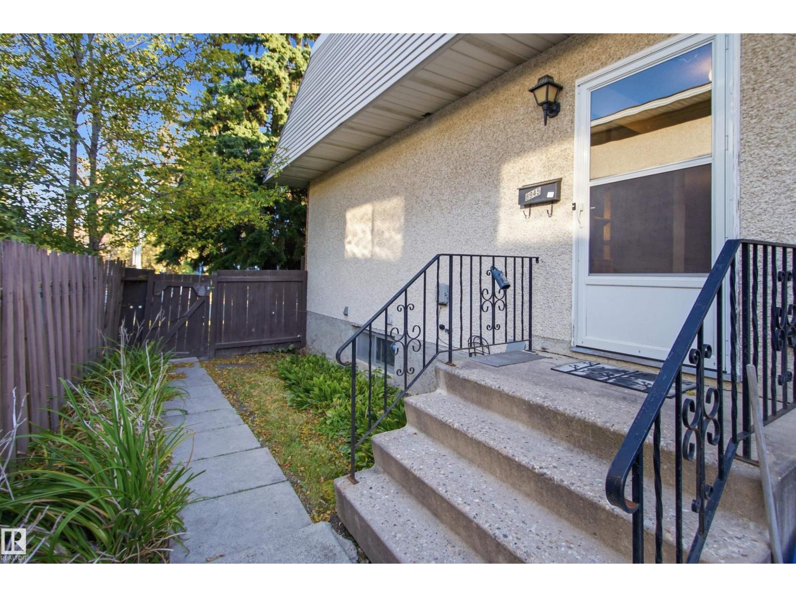 8945 78 Av Nw Property Photo 10